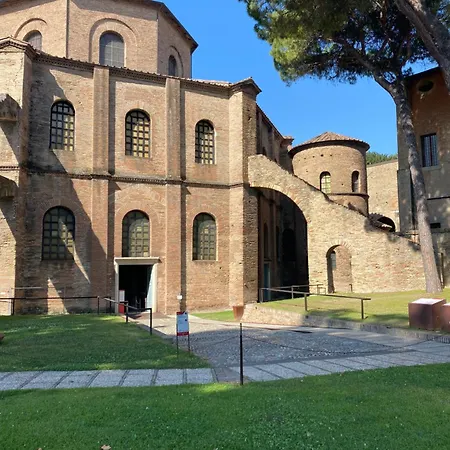 Flat Luna * Равенна